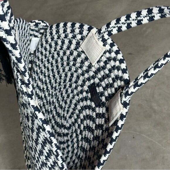 NWT La Regale Round White Navy Blue Cotton Woven Handbag - Picture 4 of 11